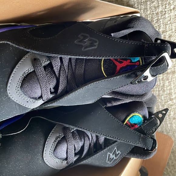 Retro Aqua Air Jordan 8s. “Big Kids” size 4.5. Comes in original box. Like new! - Picture 4 of 8